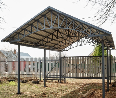 Навес из профильного листа двускатный автомобильный Навес из профильного листа двускатный автомобильный